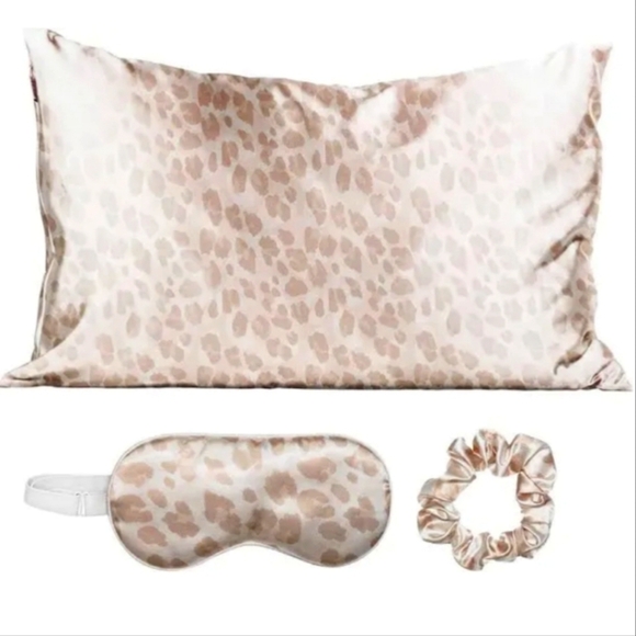 ❤️BUY 5 GET 3 FREE  Kitsch Leopard Print Satin Skeep Set - Picture 1 of 8